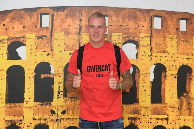 Rick Karsdorp mendarat di Roma Rick Karsdorp mendarat di Roma