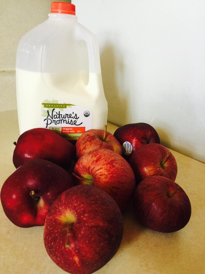 Viki 's Kitchen Apple milkshake