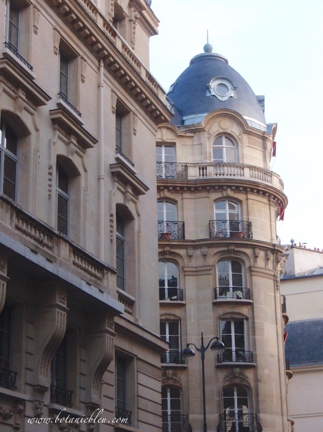 paris-haussmann-apartments-turrets-provide-sweeping-views