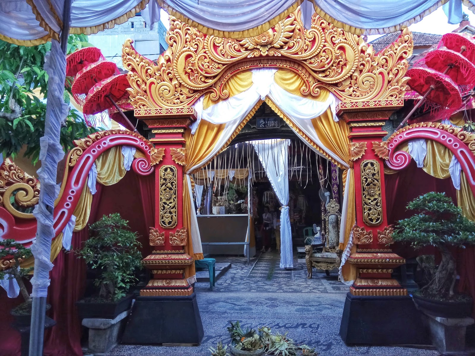 Prosesi Pernikahan Adat  Bali  Indonesia Emma Sabatini