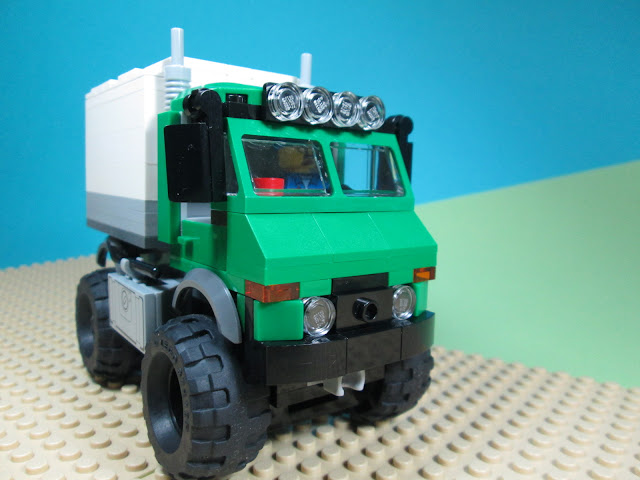 MOD do set LEGO City 60083 Snowplow Truck Mercedes Benz Unimog