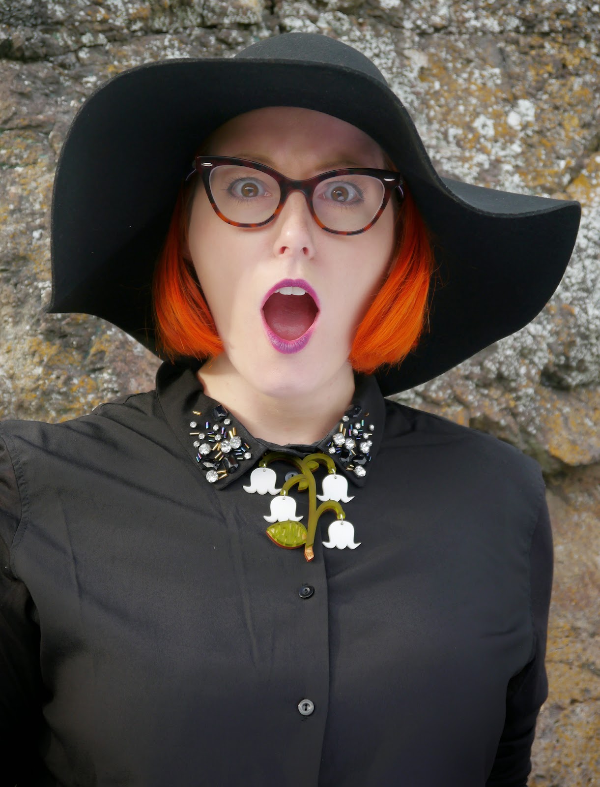 witch outfit, Halloween inspiration, Coven style, American Horror Story style, Halloween Outfit, red head, ginger hair, H&M wide brimmed hat, runaway fox flower necklace, black outfit, bejewelled collar, scottish blogger, scot street style
