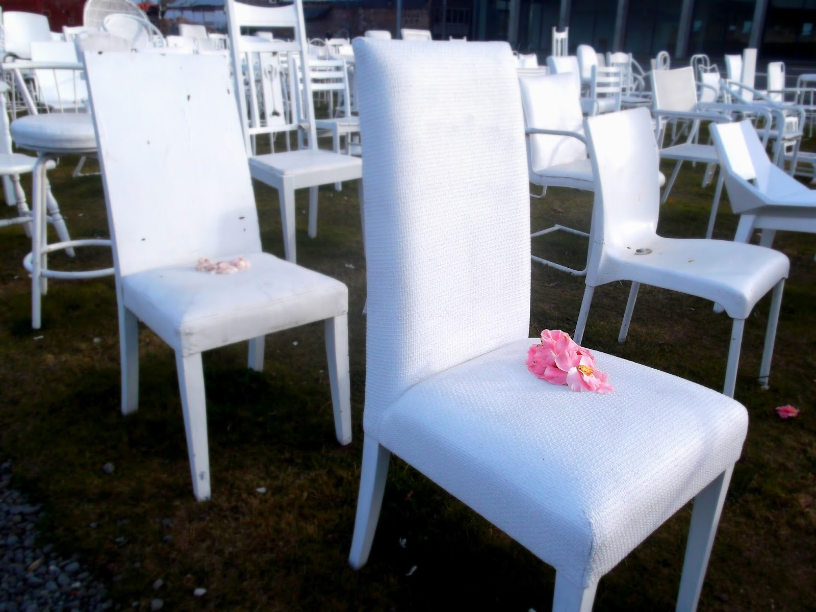 jouljet 185 Empty Chairs