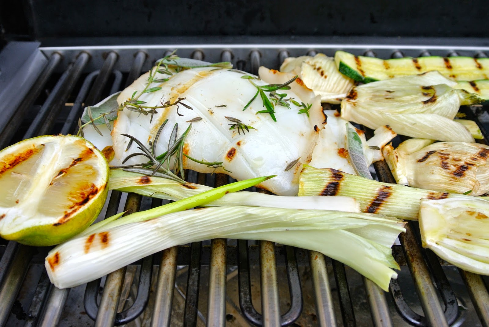 Ti Saluto Ticino: Gegrillte Sepia, Fenchel, Zucchini und Lauchzwiebeln