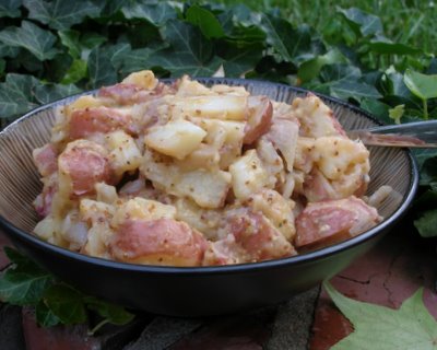 Warm German Potato Salad, another summer classic ♥ AVeggieVenture.com. Easily Vegan. Hearty Comfort Food.
