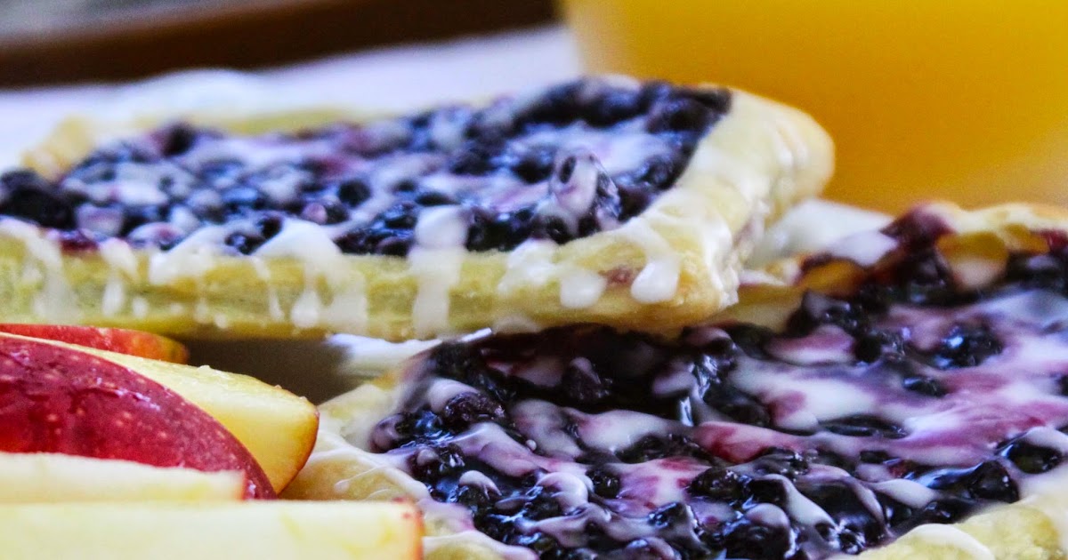 Menu Musings of a Modern American Mom Wild Blueberry Breakfast Strudels
