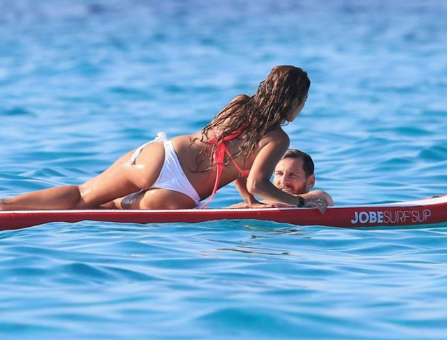 Kumpulan Poto - Poto Lionel Messi dengan Kekasih Antonella Roccuzzo Kumpulan Poto - Poto Lionel Messi dengan Kekasih Antonella Roccuzzo