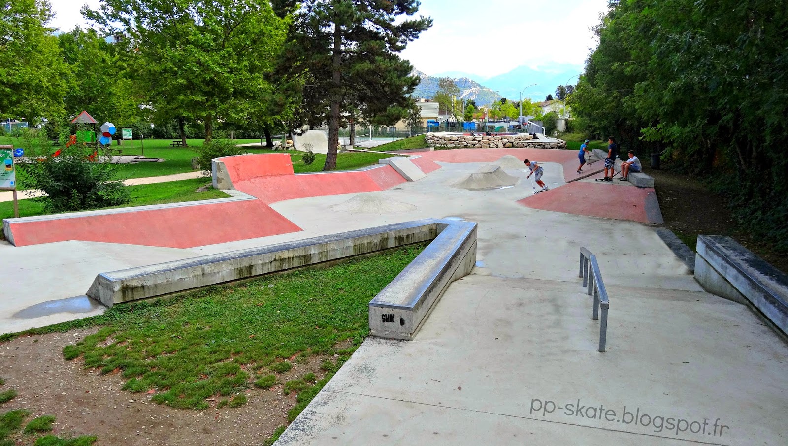 Skatepark parc poya