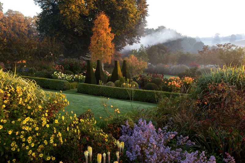 Jardines ingleses en otoño Pettifers Garden