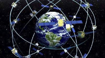 konstelasi satelit GPS yang mengitari bumi pada ketinggan 20.200 km dari permukaan bumi