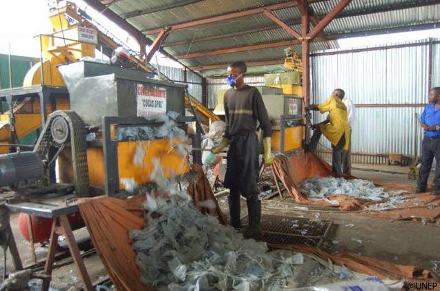 proses daur ulang botol plastik