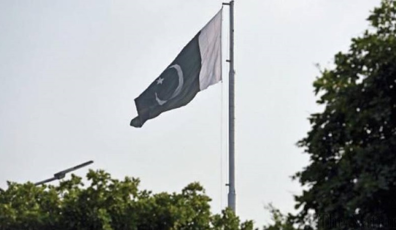 Pakistan hoists South Asia’s largest flag at Wagha - Yasir Hasnain