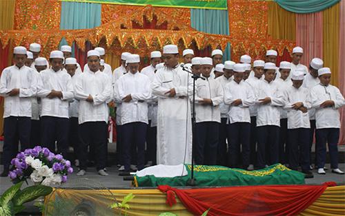 Gambar Sholat Jenazah Tata Cara Niat Bacaan Doa Sholat Jenazah Perempuan Laki-Laki Anak2