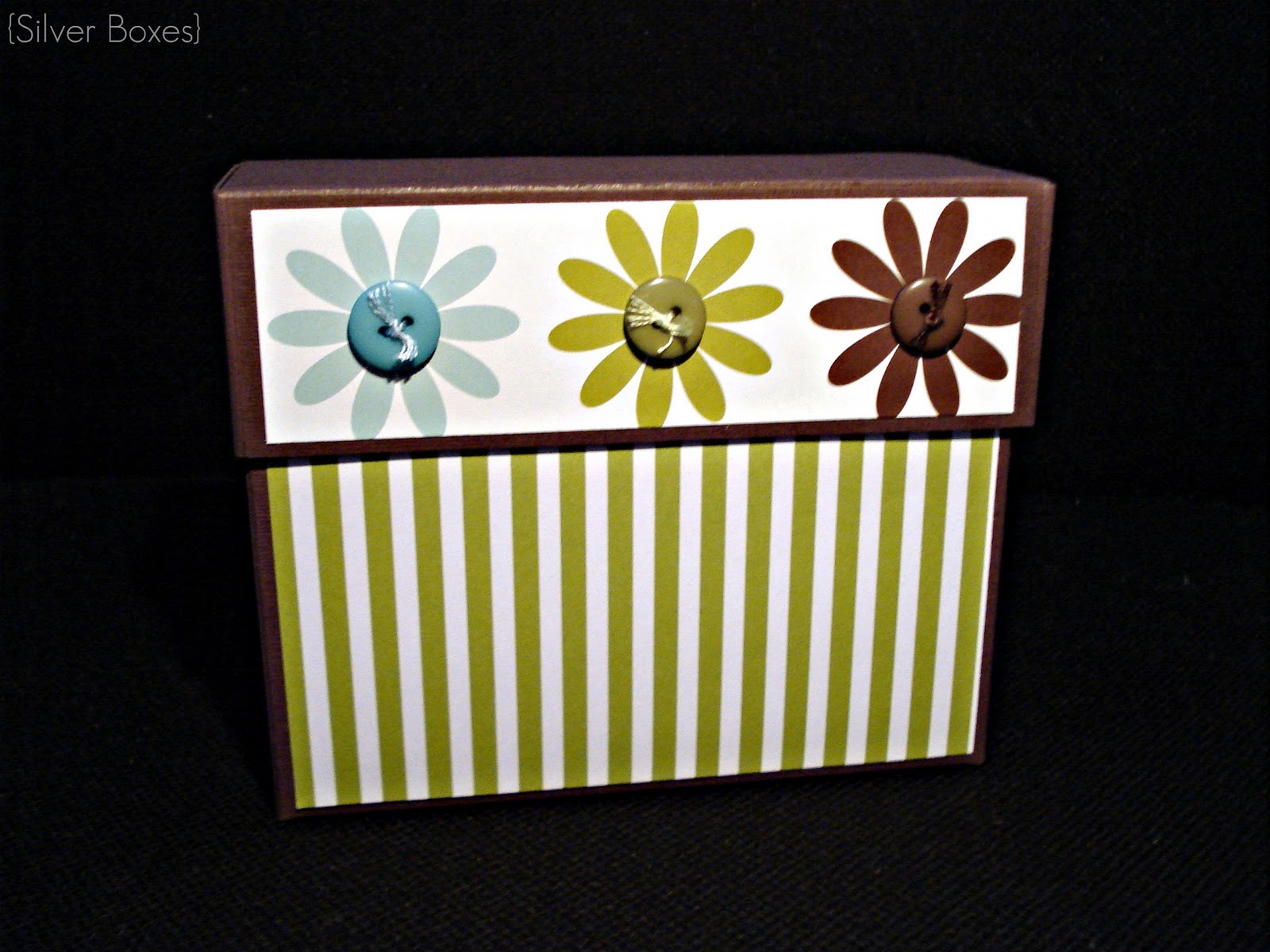 Silver Boxes: Paper Boxes for Cards