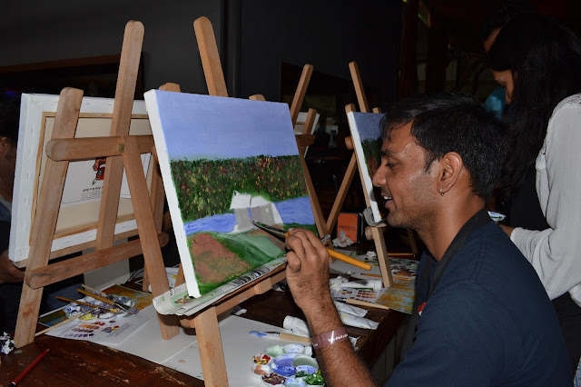 Popular artist Geetanjali Chatrath Talwar will conduct the live painting event on 27th August Popular artist Geetanjali Chatrath Talwar will conduct the live painting event on 27th August