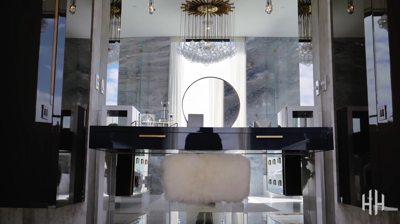 59 Photos vs. 1622 Viewmont Dr, Los Angeles vs. Luxury Mansion Interior Design Tour