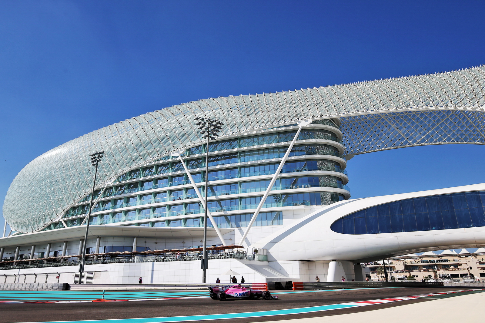 Яс н. Этихад Арена в Абу Даби. Этихад Арена расположение мест Абу Даби. Яс монеунд. Formula 1 Abu-Dhabi 2023 Yachts.
