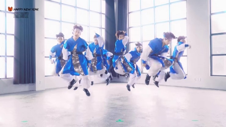 연습량이 보인다는 더보이즈 이번 안무.jpgif | 인스티즈