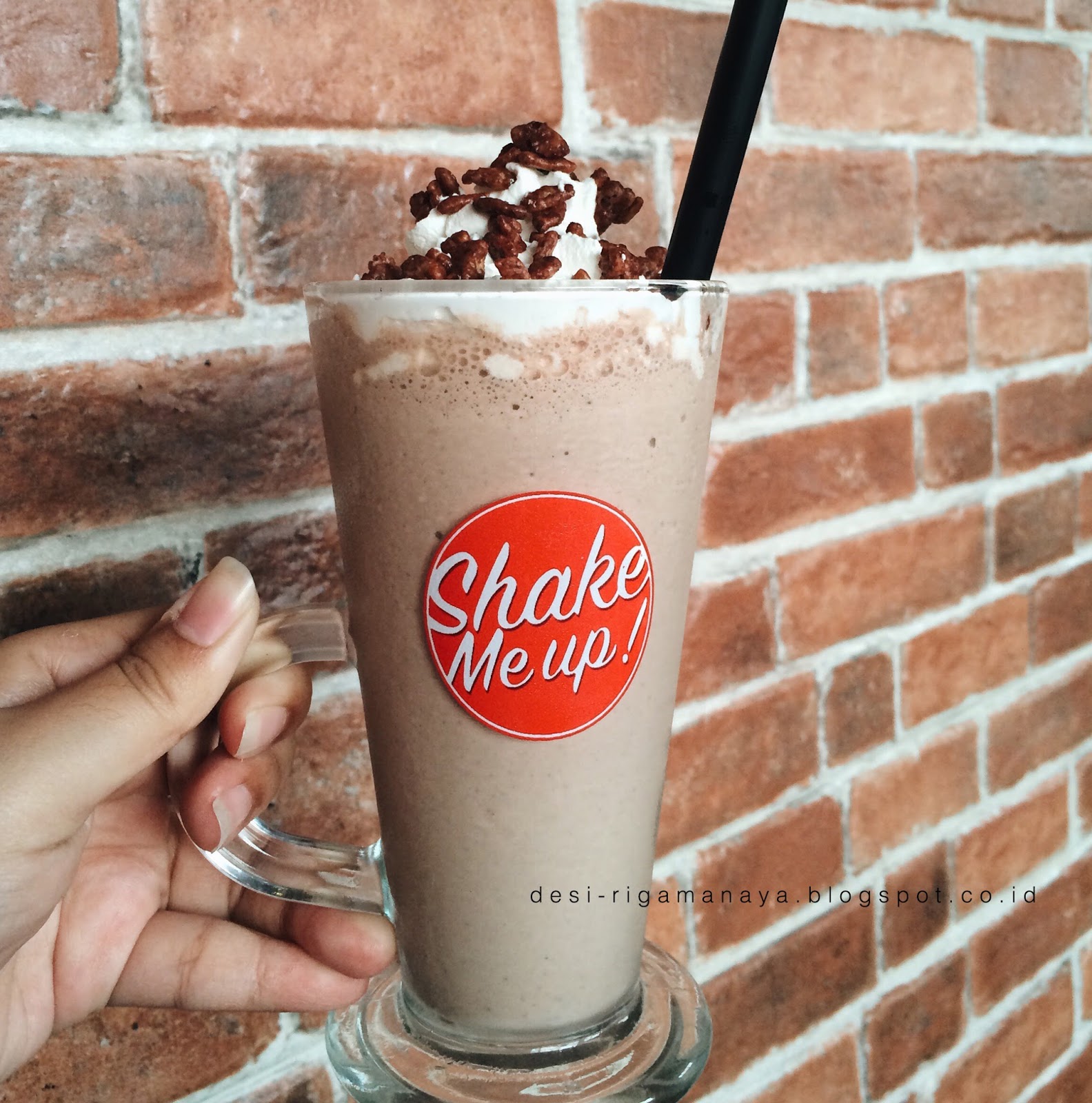 белла торн танцевальная лихорадка. танцевальная лихорадка сериал. Shake i up. Shake it up: i love dance. милкшейк бар.