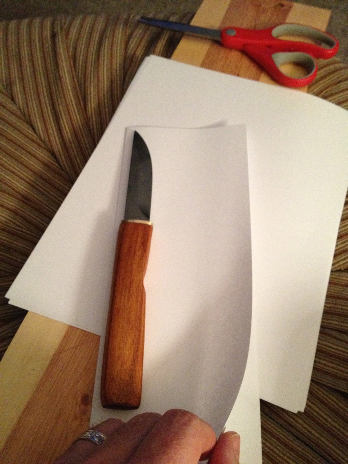 naali-knives-leather-knife-sheath-tutorial