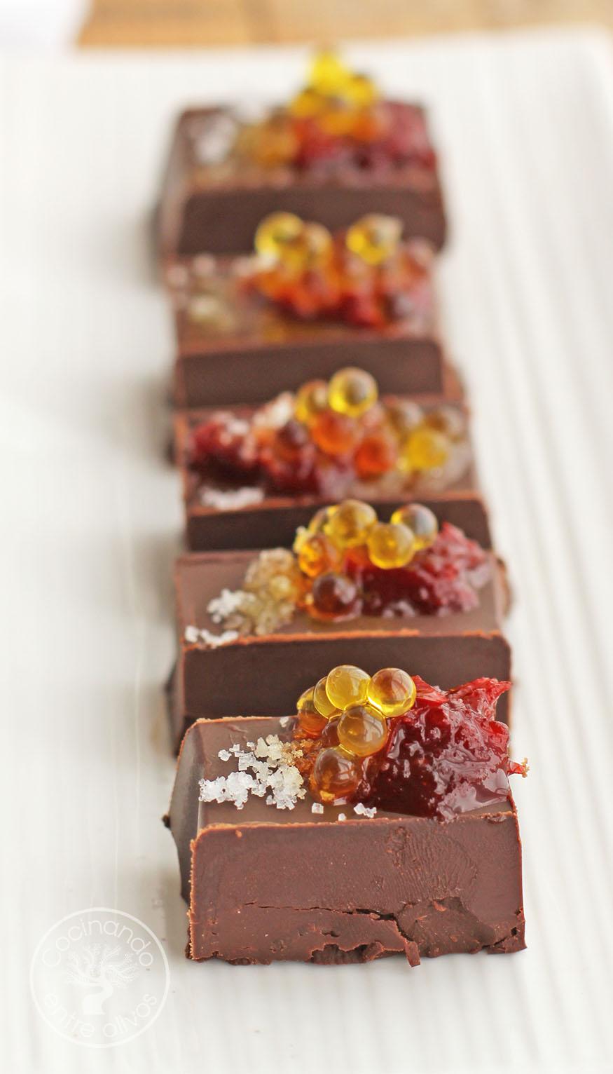 Chocolate, aove, guindilla y sal. Receta