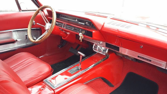 1965_Ford_interior