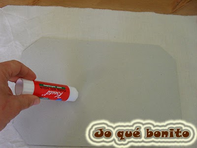 Caja de fresas reciclada con arpillera