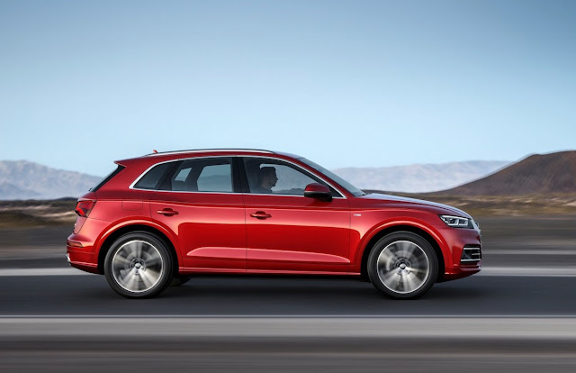Q5 2017 Audi Q5 red