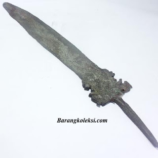 Pusaka Keris Putut Pusaka keris putut kembar asli, keris omyang jimbe darah, cara menggunakan keris omyang jimbe, harga keris omyang jimbe, ciri ciri keris omyang jimbe asli, fungsi keris putut kembar, keris omyang jimbe tambah beras, keris omyang jagad, keris putut sajen, pusaka bertuah, pusaka antik, pusaka keris, keris kuno, keris mahal, keris murah, benda bertuah, keris bertuah, pusaka keris asli,