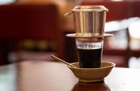A COMPLETE GUIDE TO BREWING COFFEE USING VIETNAMESE COFFEE DRIP