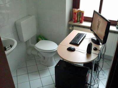 Lustige Büro Bilder - PC Klo Lustige Büro Bilder - PC Klo