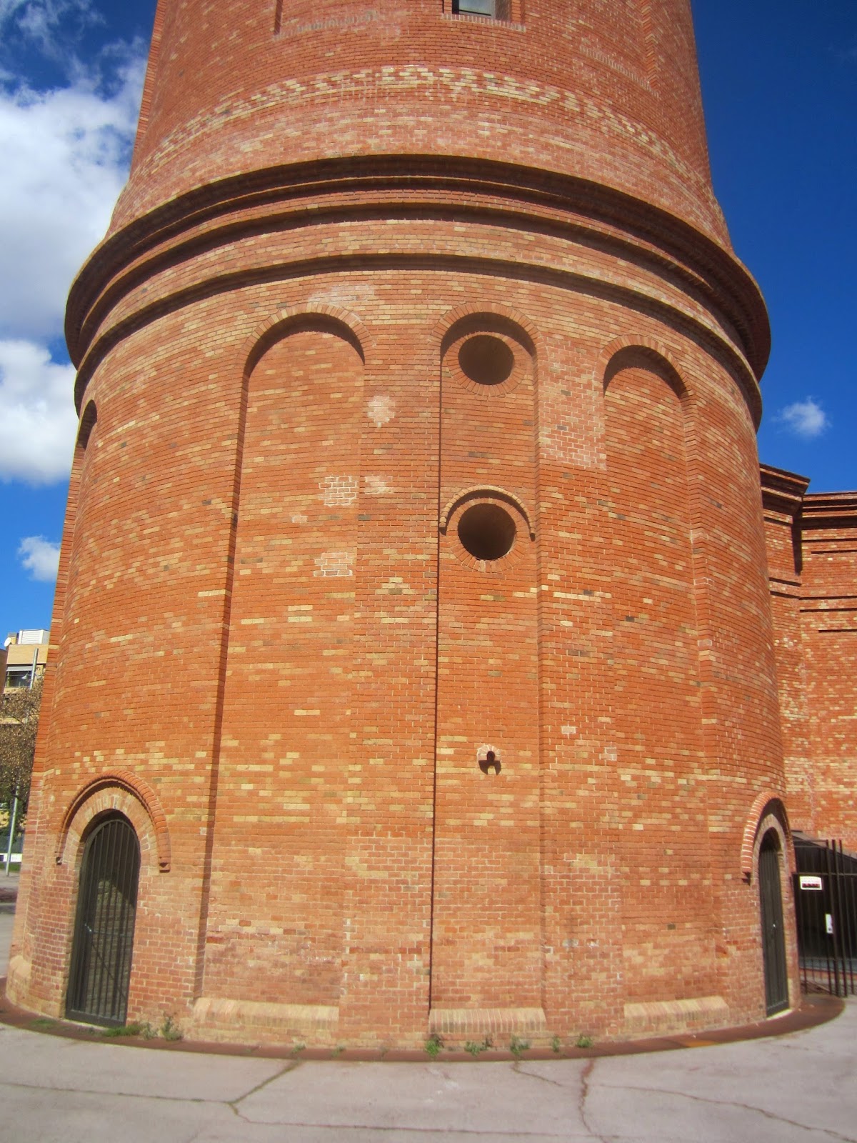 Redescubriendo Barcelona y más allá 13/04/2016 Torre de las Aguas del