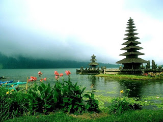 Tempat Lokasi Wisata Menarik Di Bali - Wisata Danau Bedugul & Pura