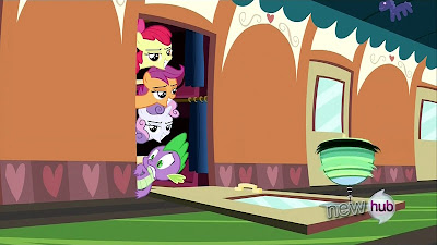 The CMC are thrilled to arrive in the Crystal Empire