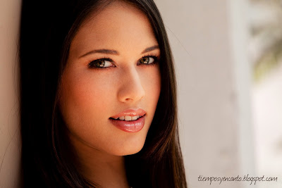 Tiempos y Encanto: Tiffany Thompson