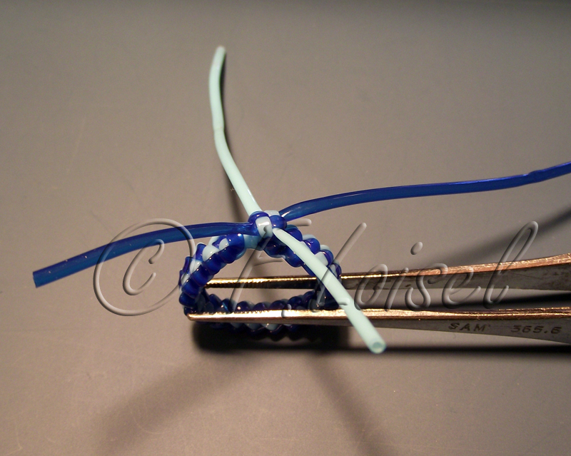 Comment Faire Un Scoubidou Rond à 2 Fils