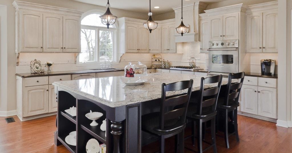 KITCHEN ISLAND Spacing