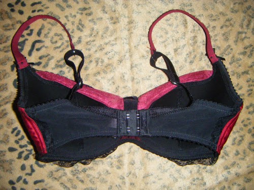Brastop.com - Bra myth: If your bra leaves red marks at the end of