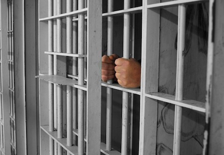 Двум уфимцам вынесли приговор за убийство трёх человек Двум уфимцам вынесли приговор за убийство трёх человек