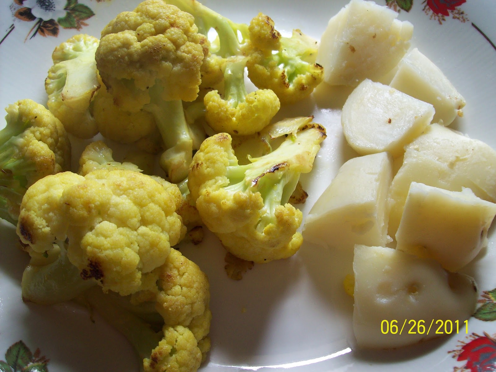 Bengali mom in Mumbai Phulkopir Chire Ghonto Cauliflower cooked with rice flakes