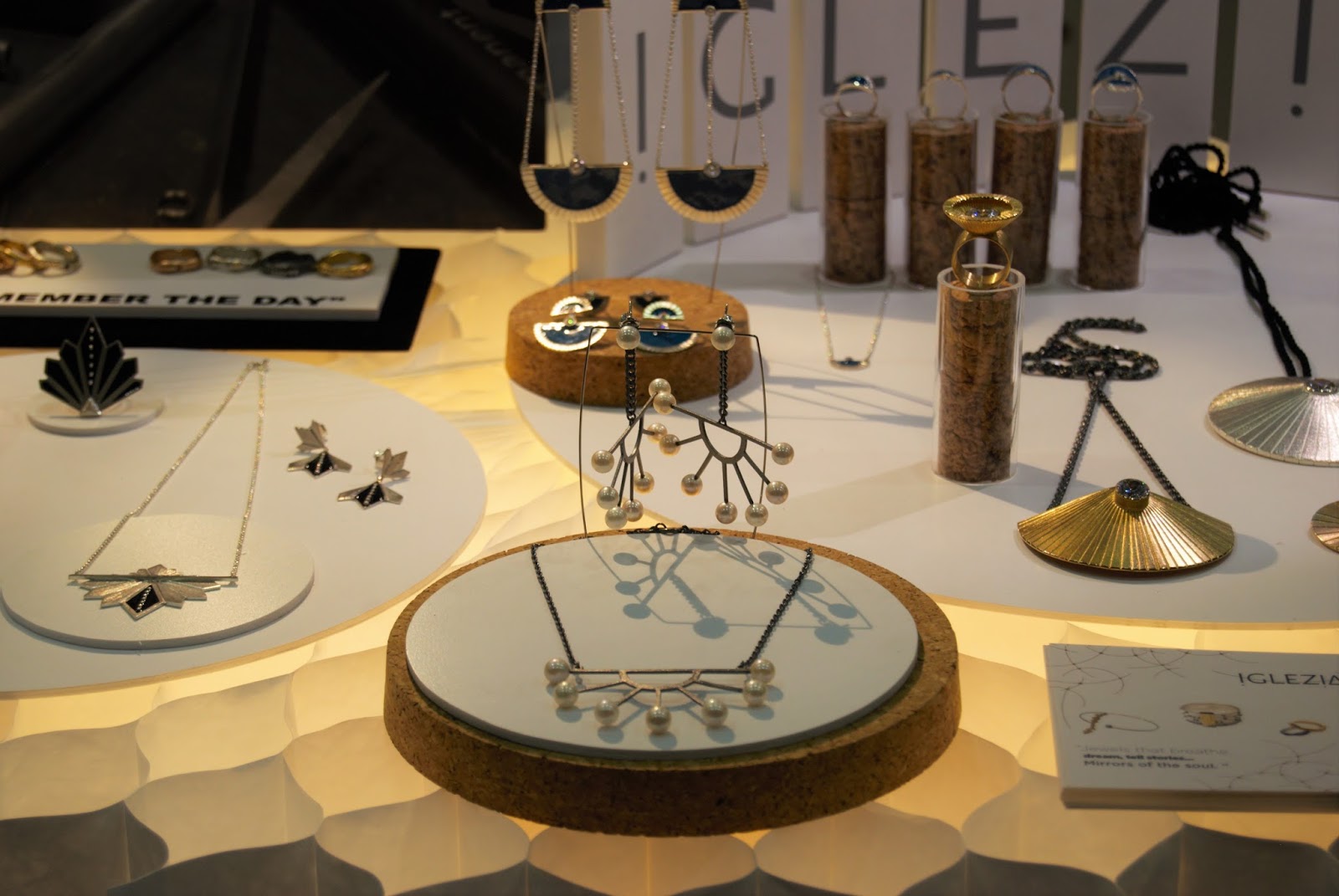 A Girl in Mint Green EVENTS Portuguese Jewellery Guide