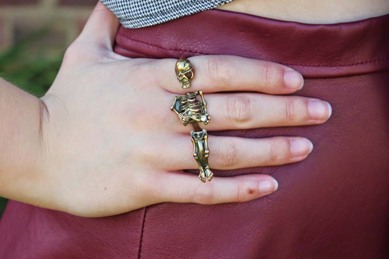 blogger-accessories-inspiration-fashion-ring-jewelry-vintage-camden-skeleton