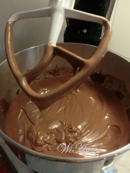 Hier wird mit Liebe gekocht: Schokoladentorte mit Kirschen