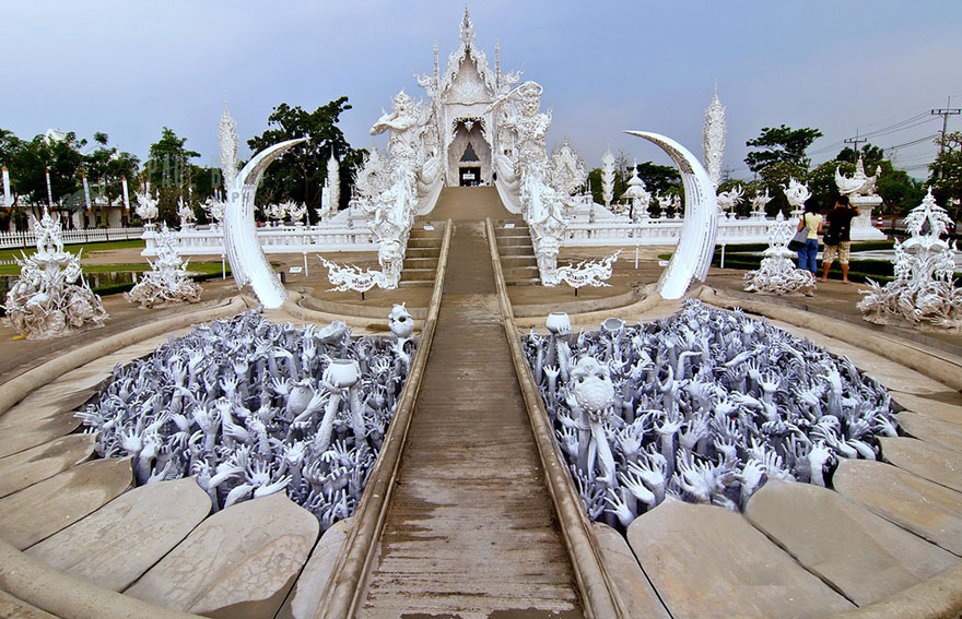 Thailands White Temple Looks Like It Came Down From Heaven