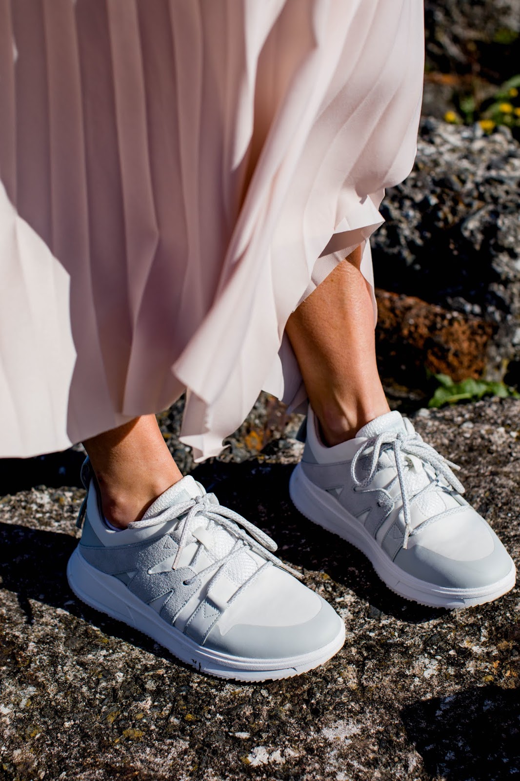 fitflop white trainers