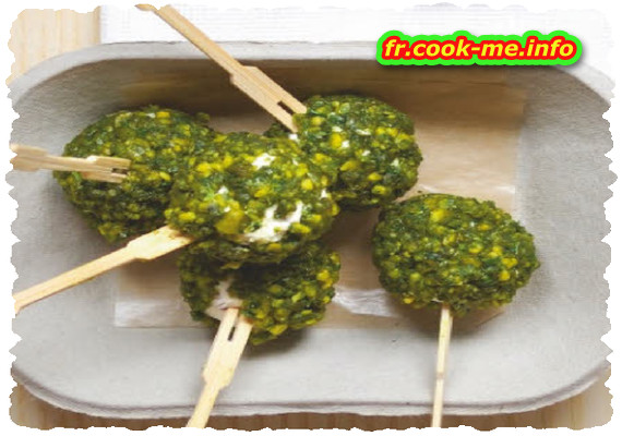Billes de fromage frais de vache au miel, pistache et roquette Billes de fromage frais de vache au miel, pistache et roquette