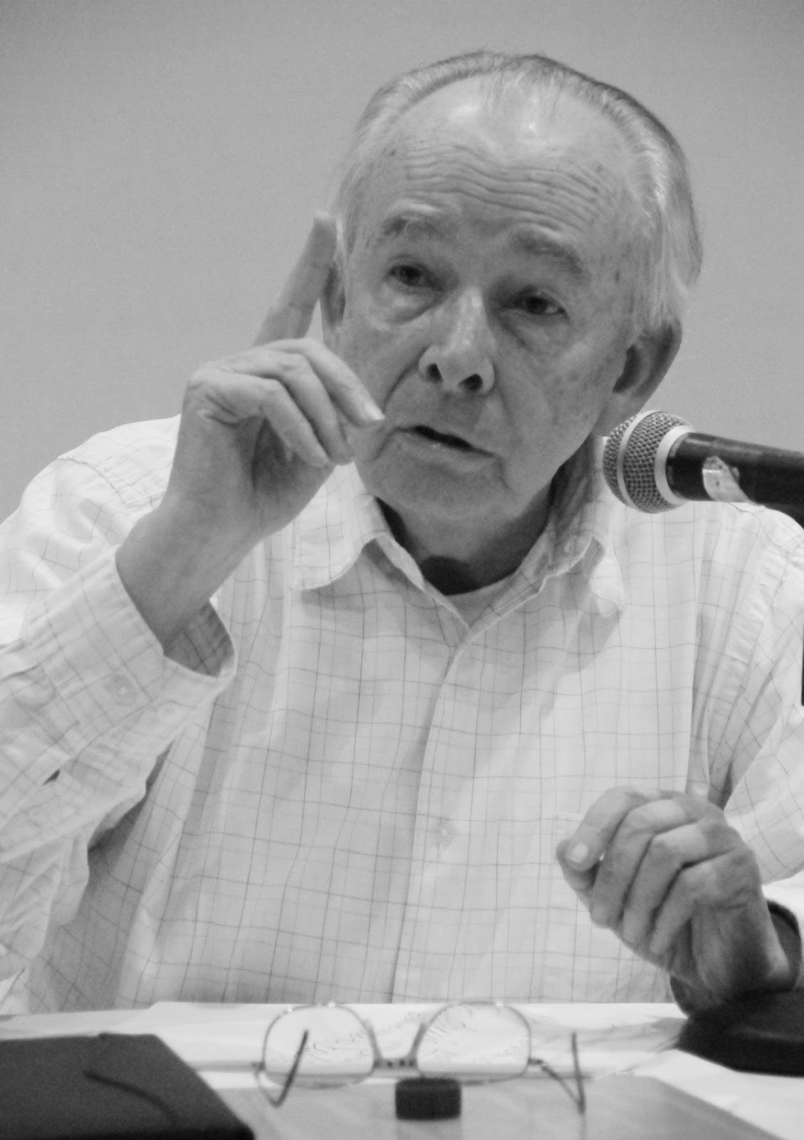 Las Notas de Pastor Homenaje al profesor Guillermo Hoyos Vásquez