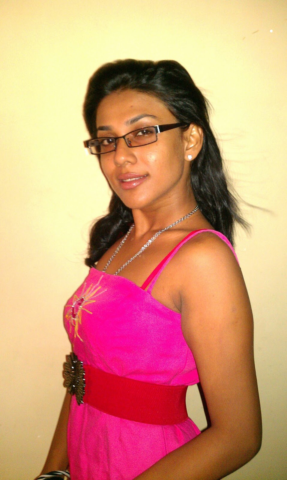 Hot Model Navodya Dilrukshani | Sri Lanka Hot Picture Gallery.