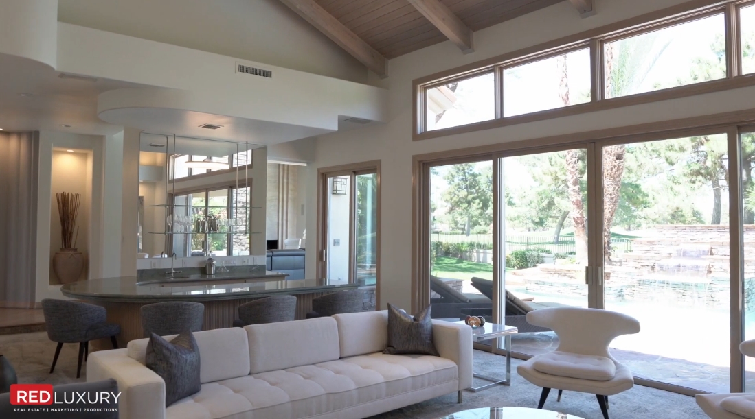 Tour 39 Princeville Ln, Las Vegas vs. 25 Interior Design Photos