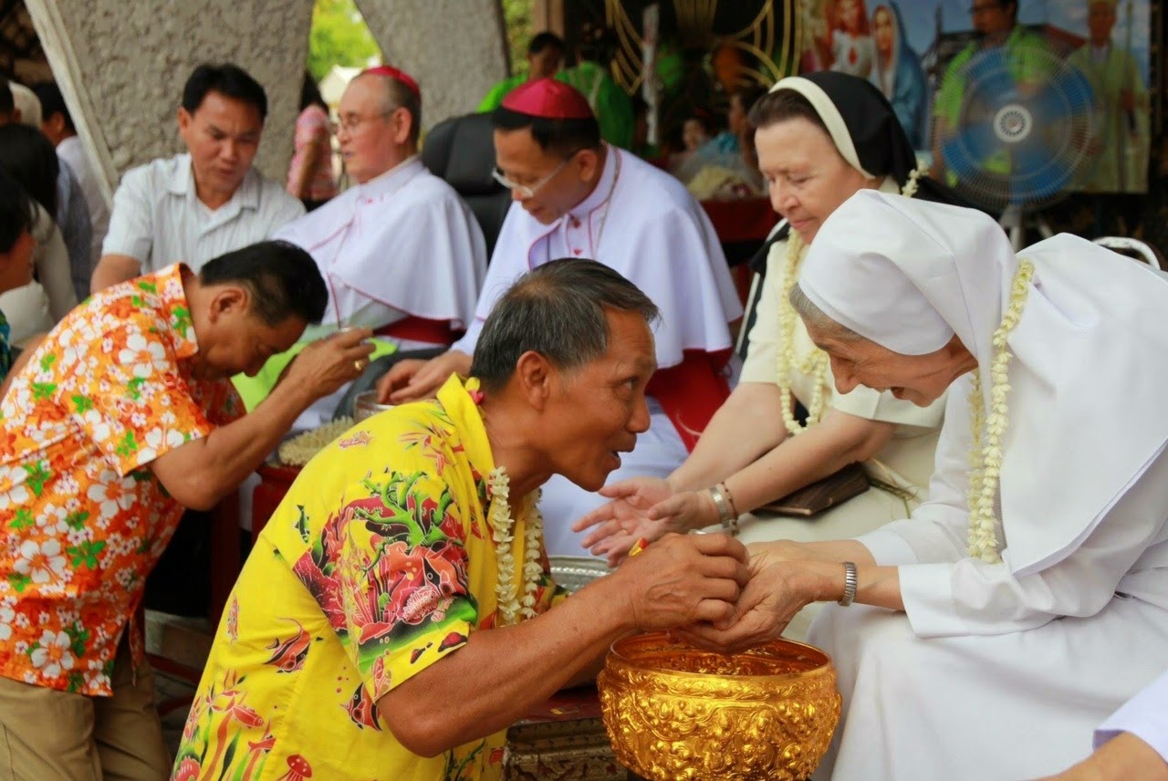 Songkran y obispos